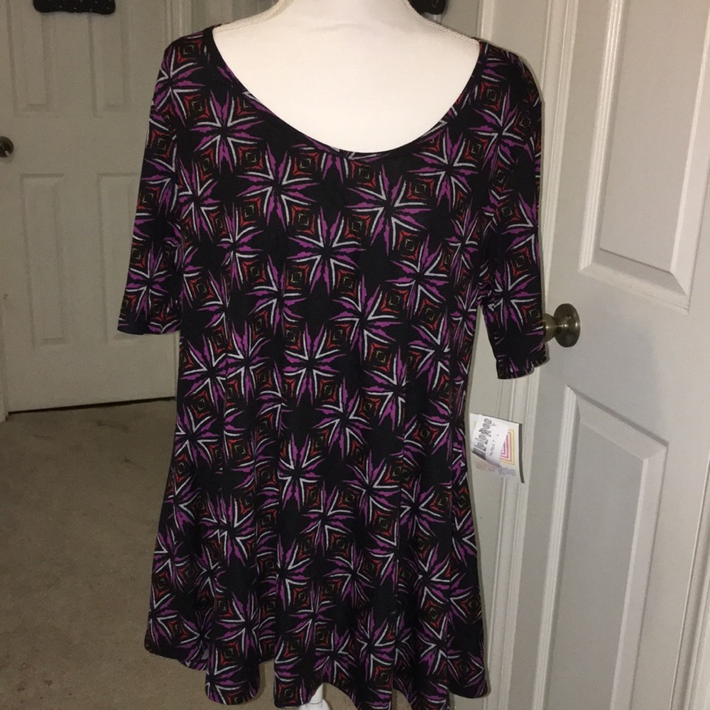 LulaRoe Perfect T size L